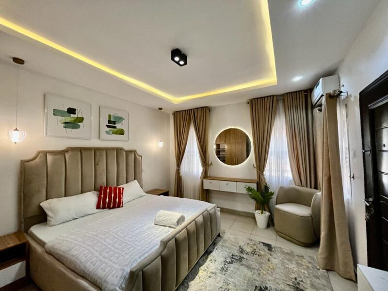 2 bedroom luxurious apartment with swimming pool